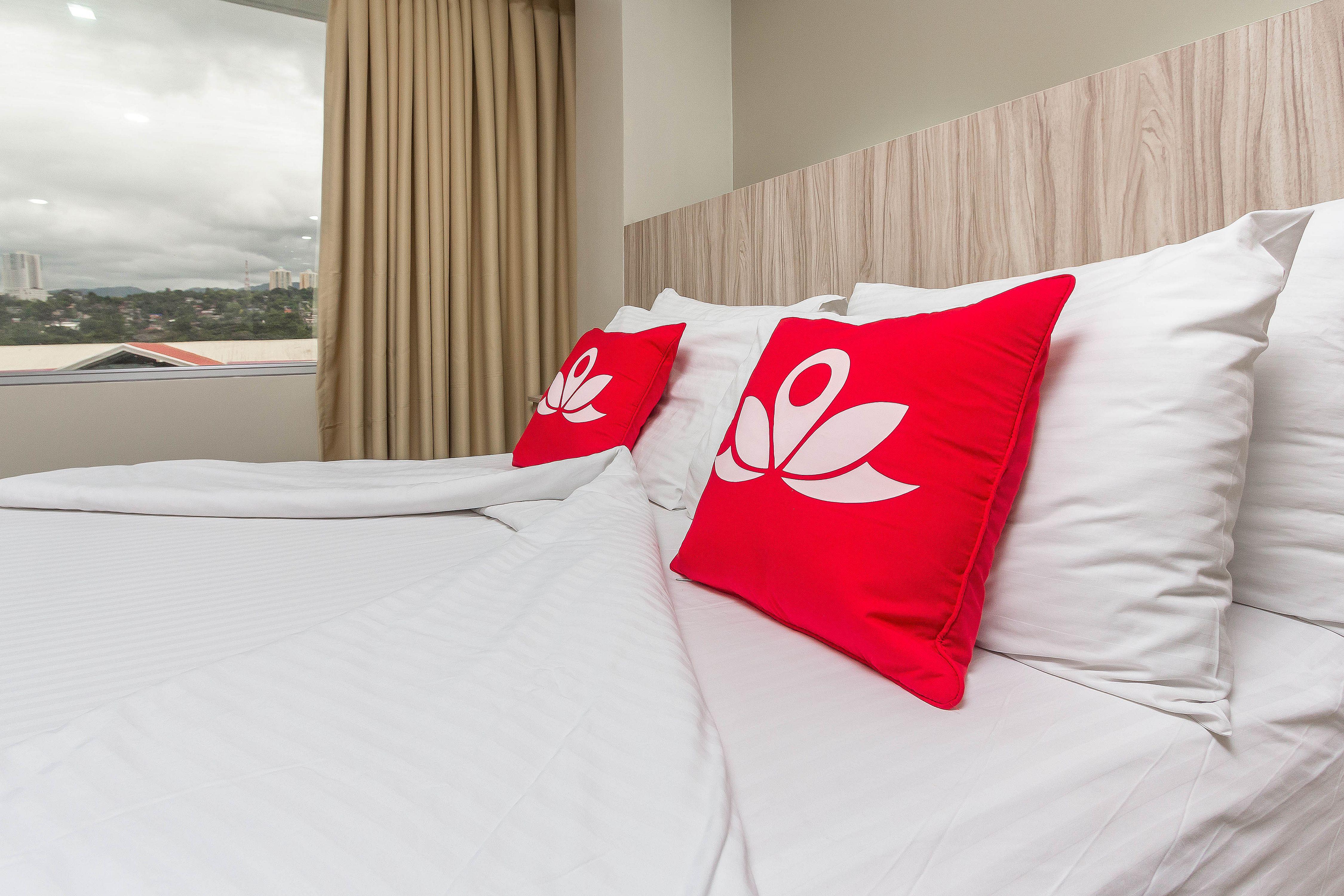 Zen Premium Banilad Hotel Cebu Esterno foto